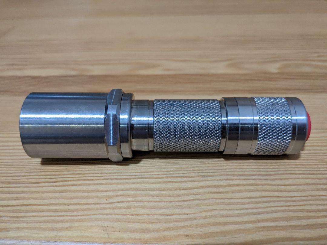 21700 チタン製フラッシュライト
