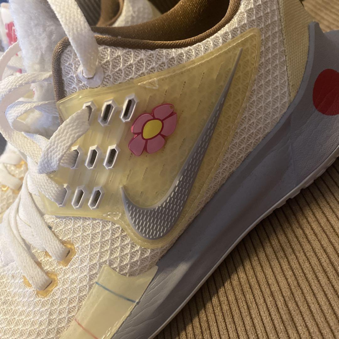 国内外の人気 スポンジボブコラボ low2 Kyrie Nike サンディーver メルカリ - シューズ(男性用)