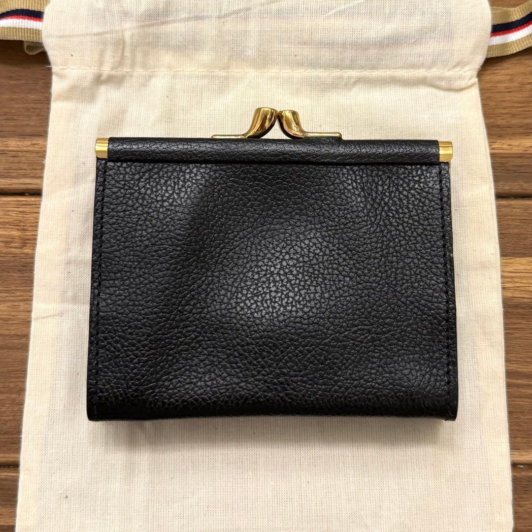 新品 IL BISONTE がま口折り財布 ロゴ型押し ミニ財布 ブラック 新品 IL BISONTE がま口折り財布 ロゴ型押し ミニ財布 ブラック
