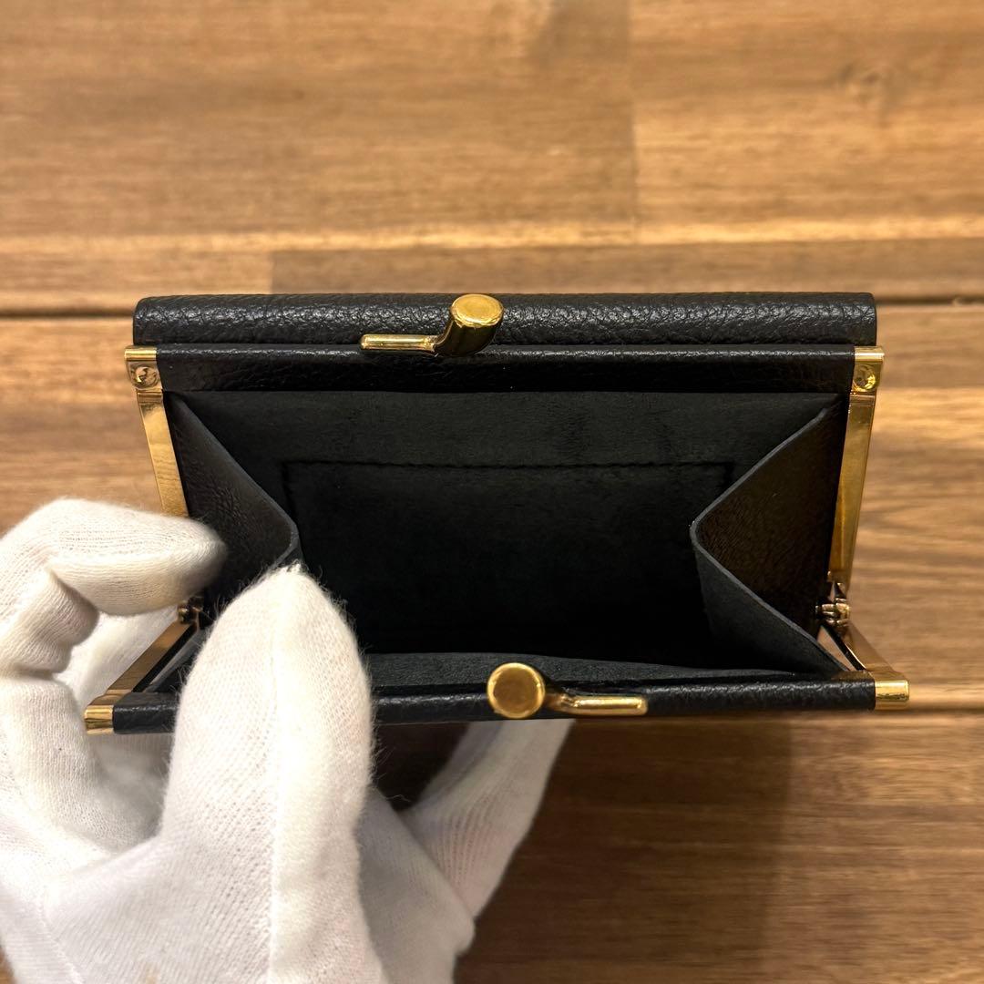 新品 IL BISONTE がま口折り財布 ロゴ型押し ミニ財布 ブラック 新品 IL BISONTE がま口折り財布 ロゴ型押し ミニ財布 ブラック