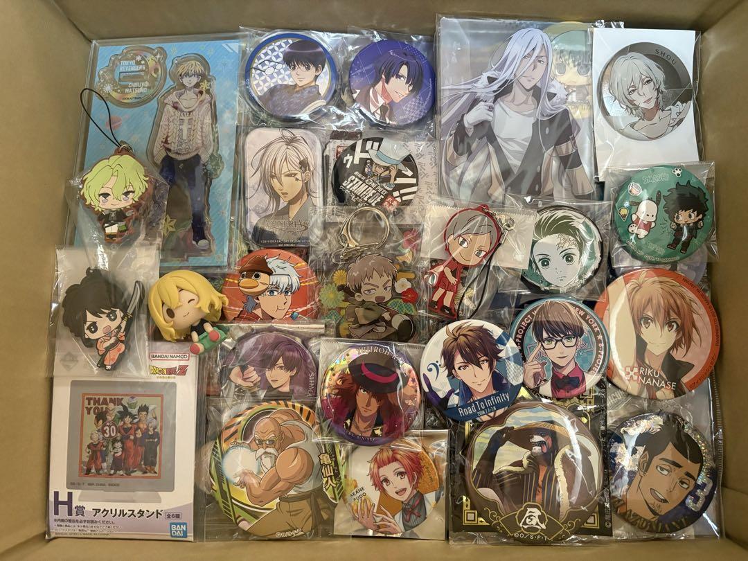 【安心発送】 超大量♪アニメグッズまとめ売りセットR ピンズ・ピンバッジ・缶バッジ
