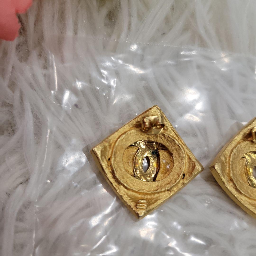 CHANEL シャネル