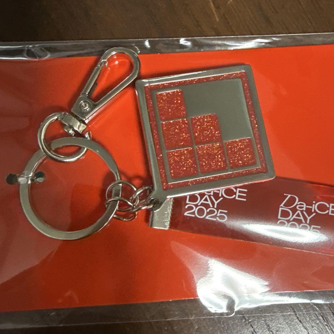 Da-iCE DAY会場限定 キーホルダー 1月15日　赤 Da-iCE ダイス Da-iCEDAY会場限定キーホルダー 1月15日