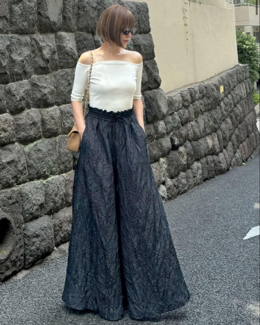 半袖ニットオフショルトップス