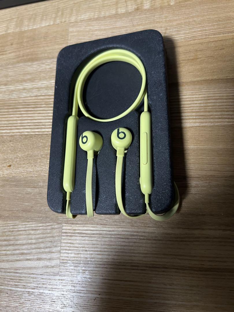 Beats Flex ワイヤレスイヤフォン イエロー Beats Flex – All-Day Wireless Earphones – Yuzu Yellow