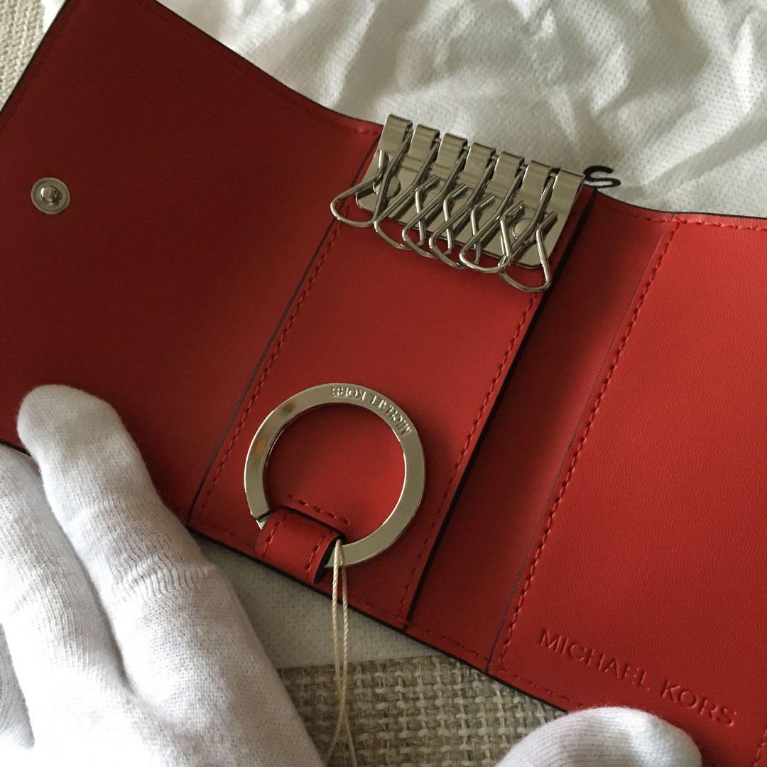 新品 マイケルコース MICHEAL KORS レッド キーケース - メルカリ