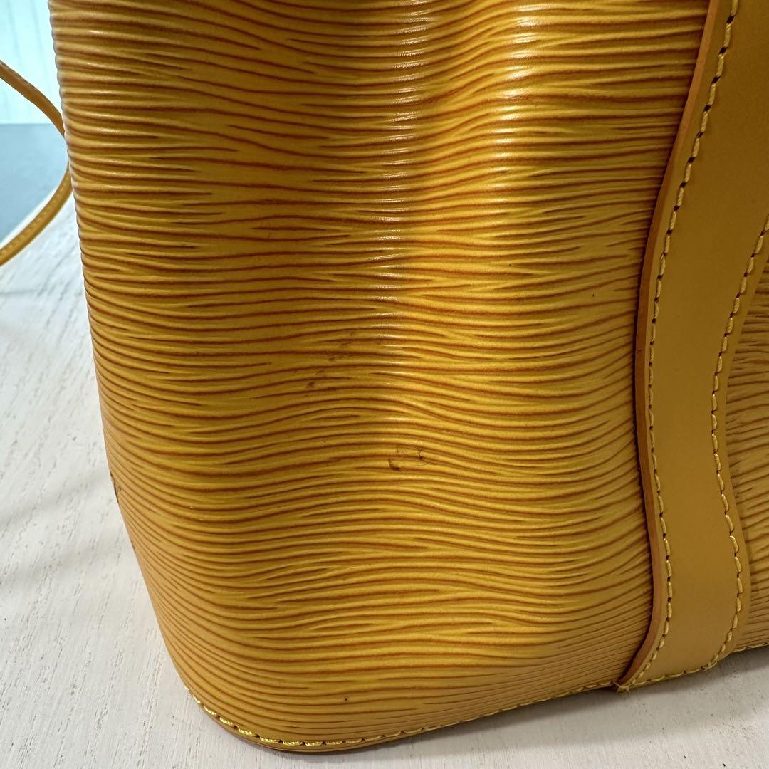 LOUISVUITTON ルイヴィトン　プチノエ　エピ