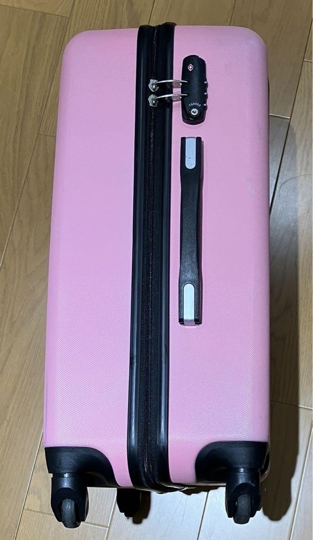 ピンクのスーツケース　CECIL McBEE