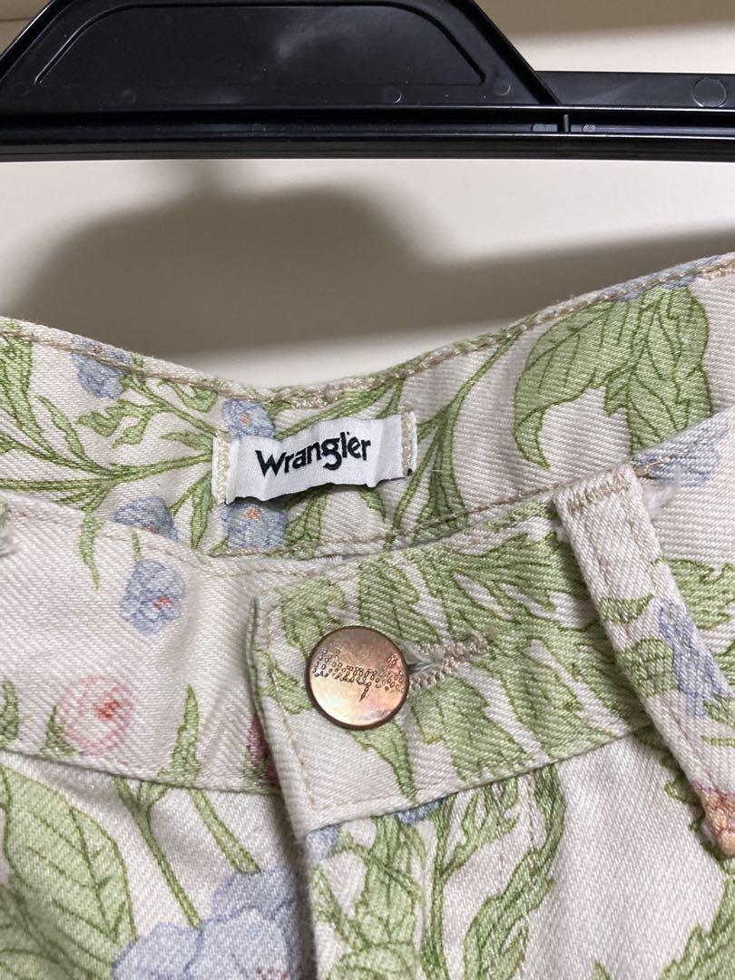 Wrangler フラワープリント フレアパンツ 29インチ - メルカリ
