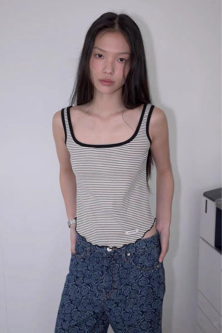 overdue flair SQUARE NECKSLEEVELESS