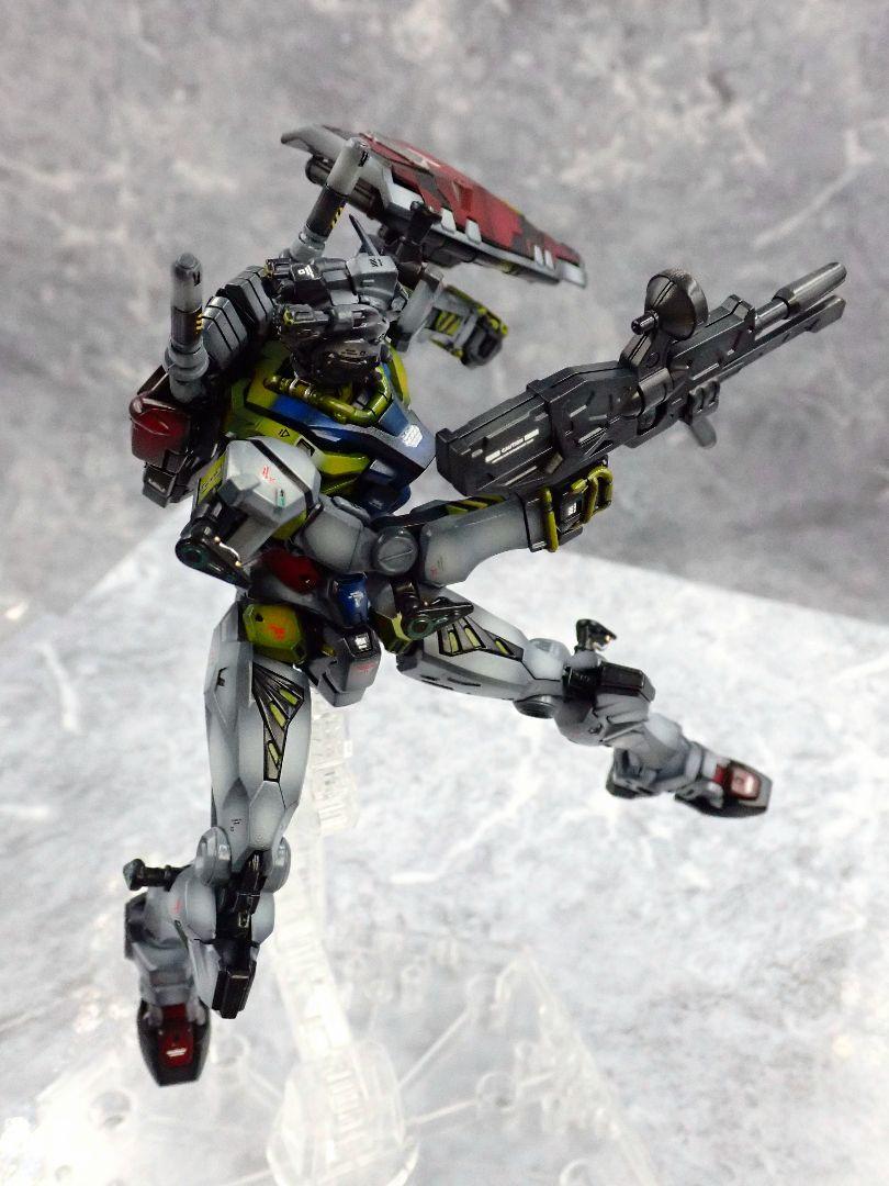 HG ジークアクス 白いガンダム(元は赤いガンダム) ガンプラ 全塗装 完成品