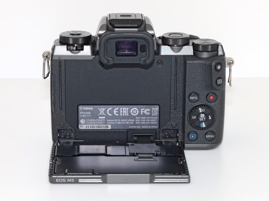 Canon EOS M5 美品 EFM18-55mm、 EF70-210mm