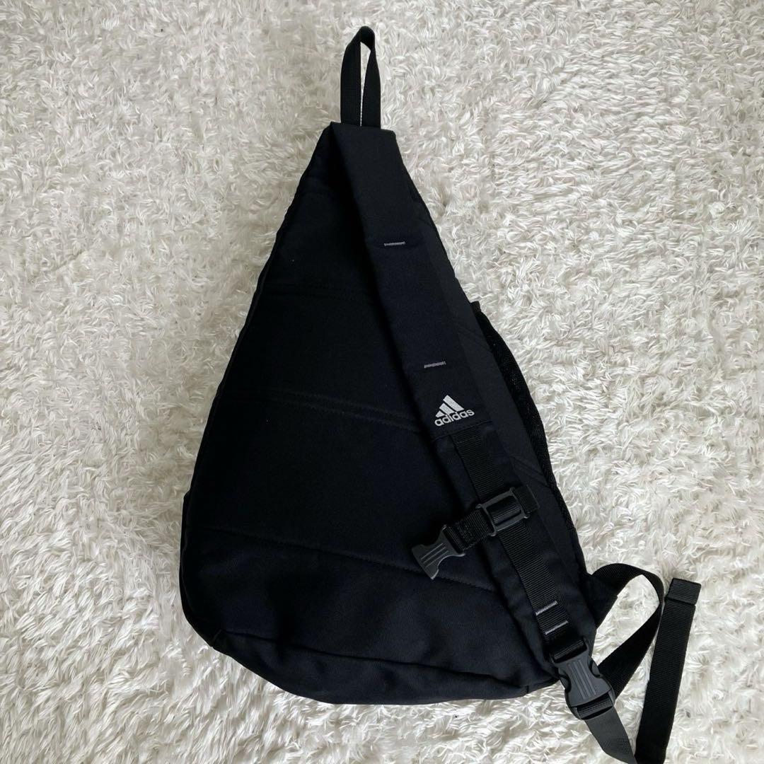 極美品 adidas ドローコード ワンショルダー y2k 黒 ギミック 極美品 adidas ドローコード ワンショルダー y2k 黒 ギミック