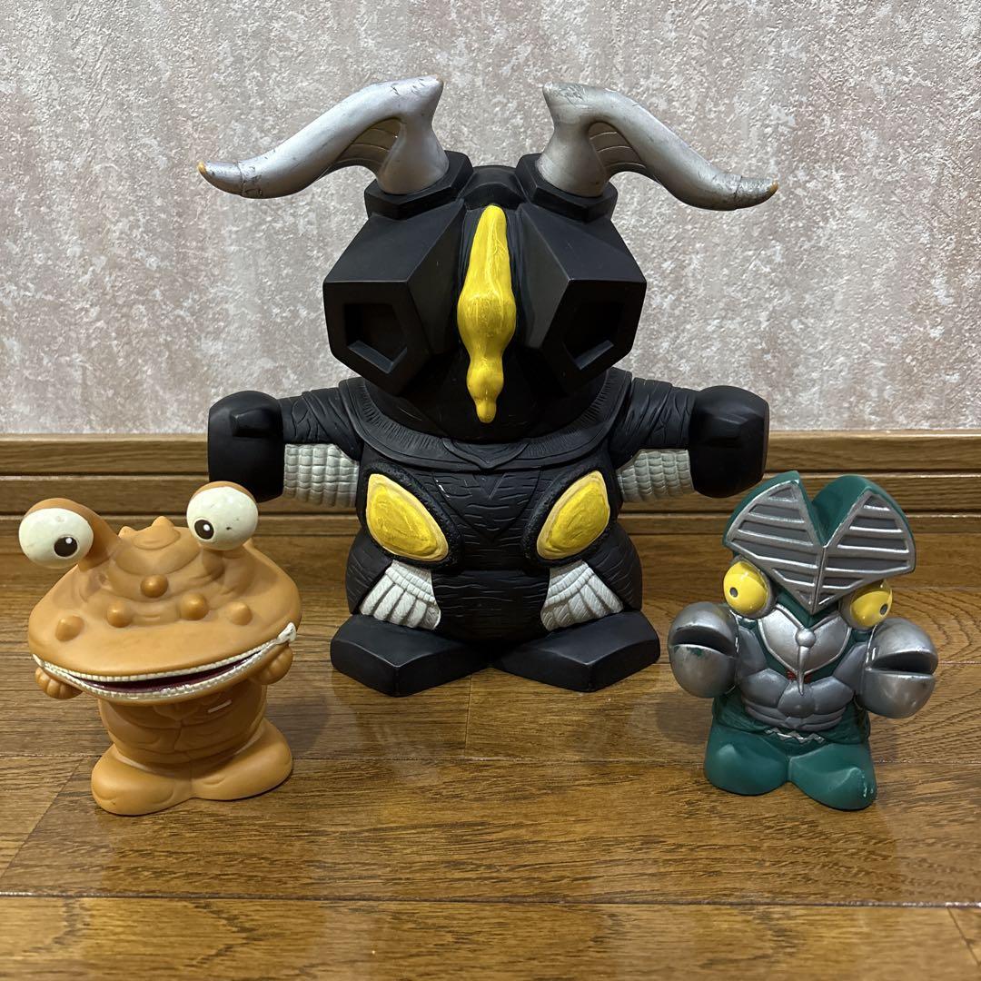 希少レトロ！大きいウルトラマン怪獣貯金箱3体せット 高級品市場 希少レトロ！大きいウルトラマン怪獣貯金箱3体せット