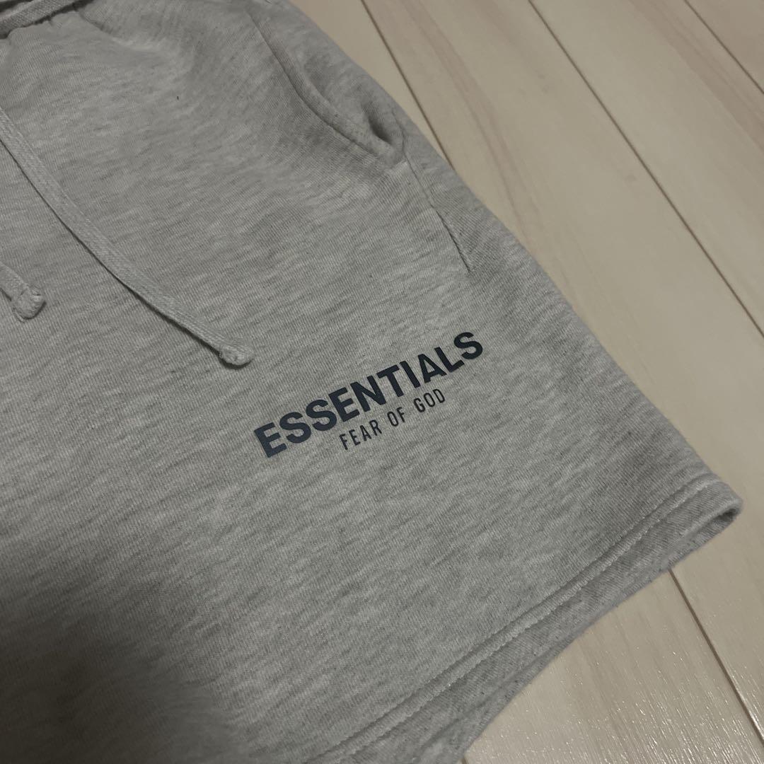 ESSENTIALS Sサイズ ショートパンツ