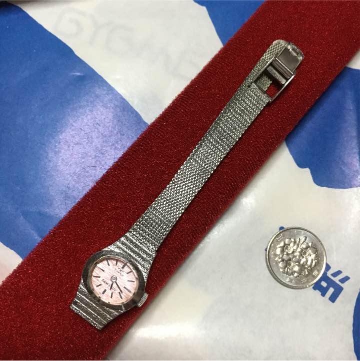 ブレスレット時計