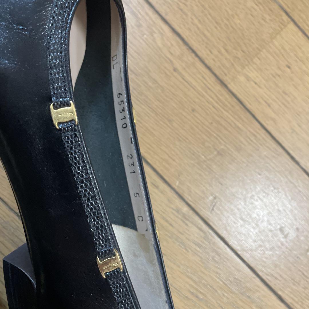 サルバトーレフェラガモ. 約22.5 5 1/2 新品