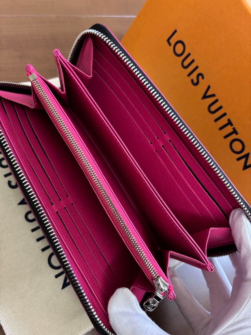 美品LOUIS VUITTON エピレザー ブラック×ピンク　長財布