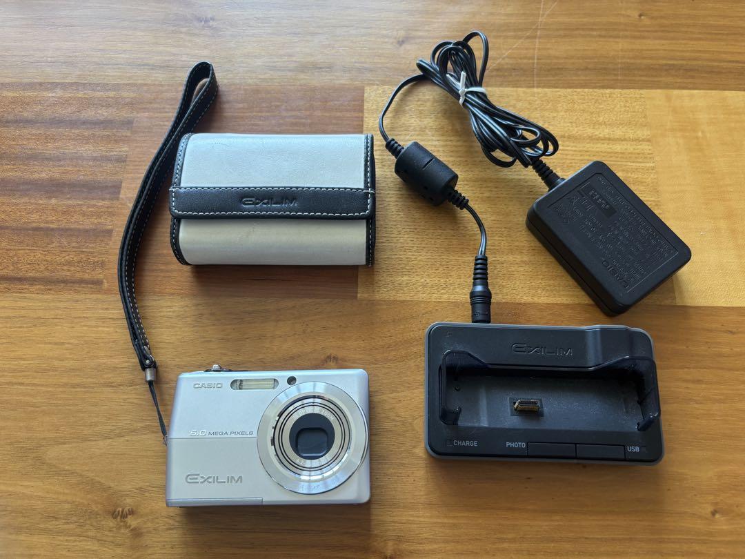 CASIO EXILIM EX-Z600 デジタルカメラ　充電器、ケース付