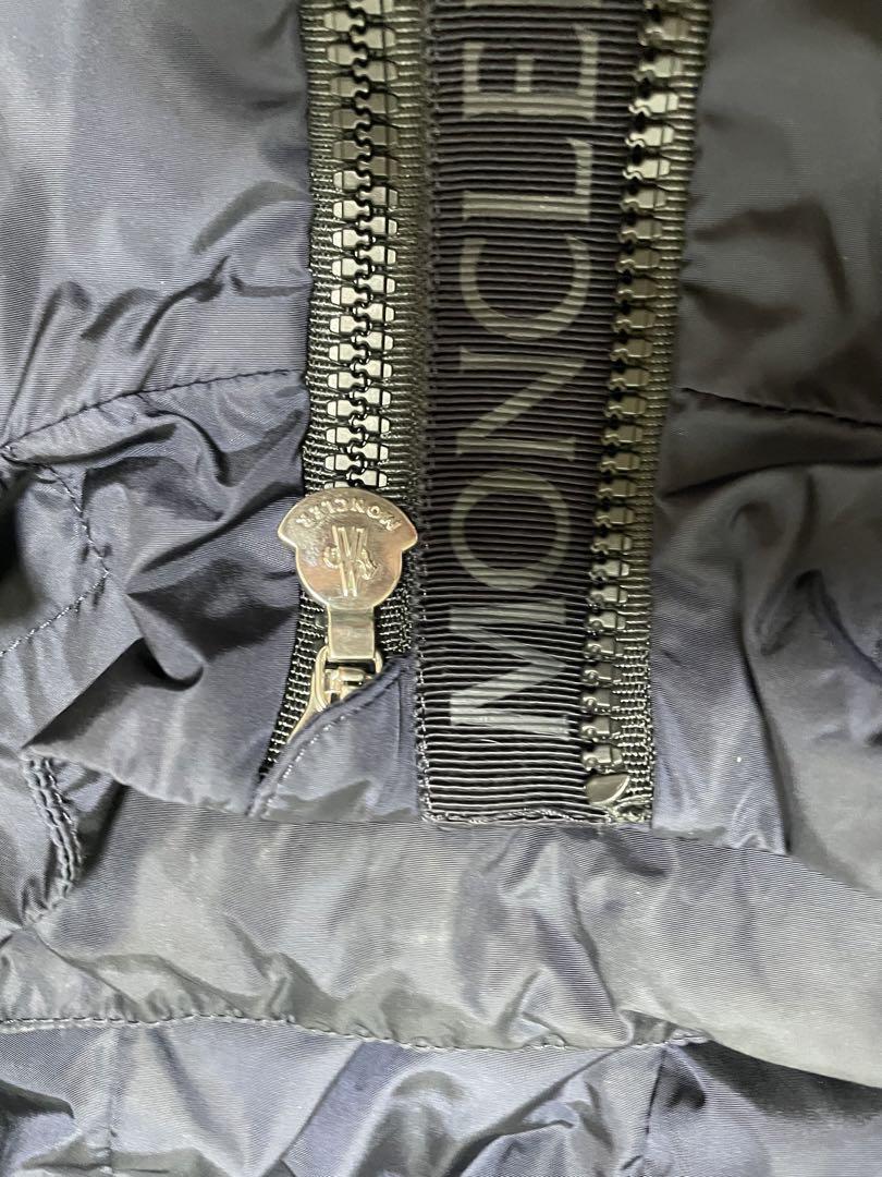 美品！MONCLER ネイビー フード付きジャケット