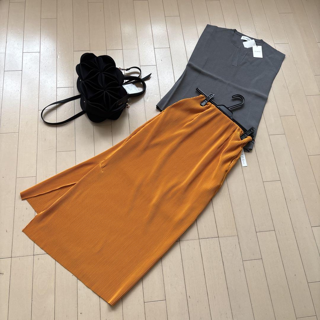 新品☆ページ限定☆ニットトップスとロングスカートのおまとめセット