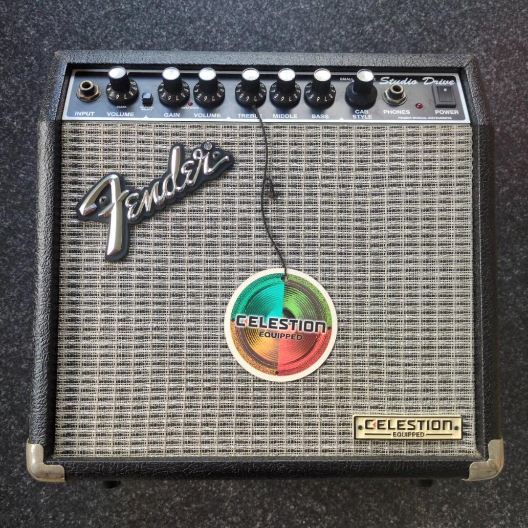 FENDER　SD-15CE　RED FORCE 8 ギターアンプ【通電確認のみ