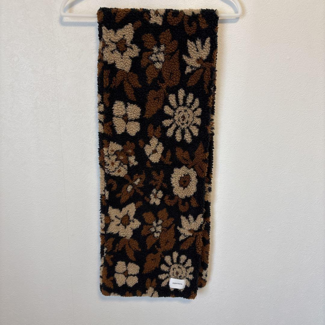 Flower camo jacquard boa muffler - メルカリ