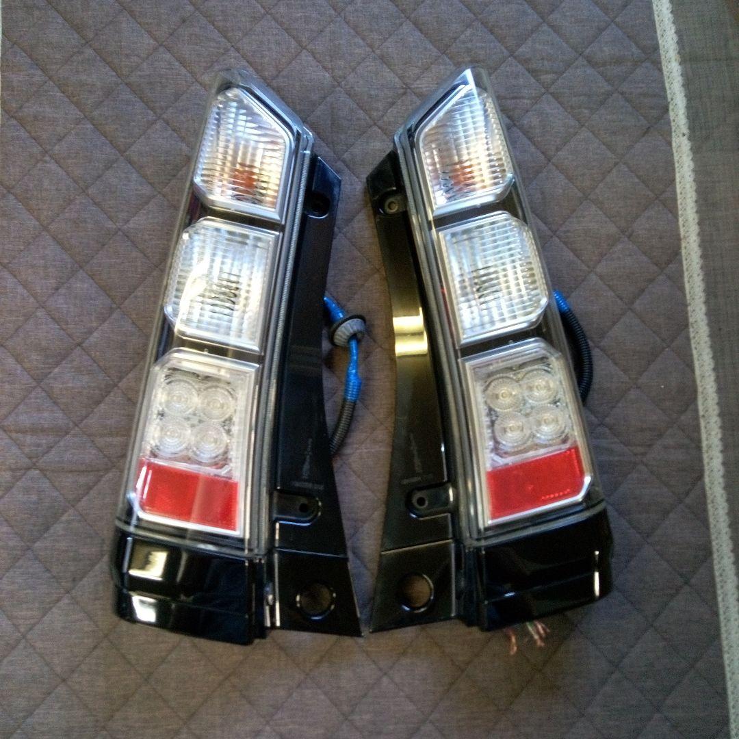 N-BOX テールランプ　LED