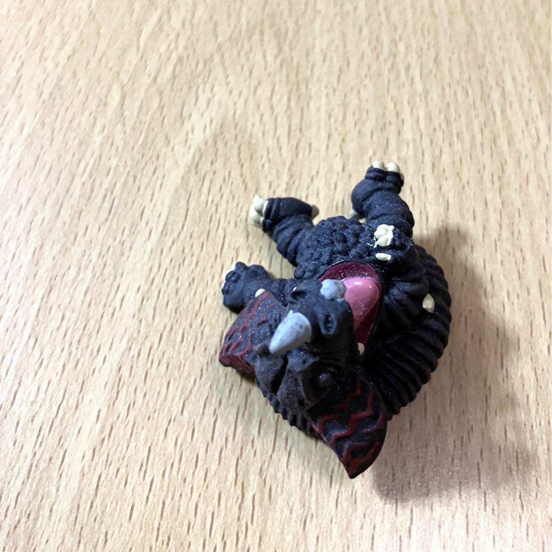 ゴモラ(食後の爆睡) 「ウルトラシリーズ」 おとなりのかいじゅう