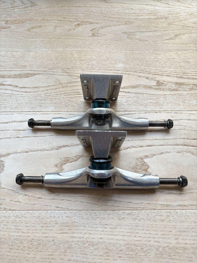美品　サンダー THUNDER トラック　147 HI