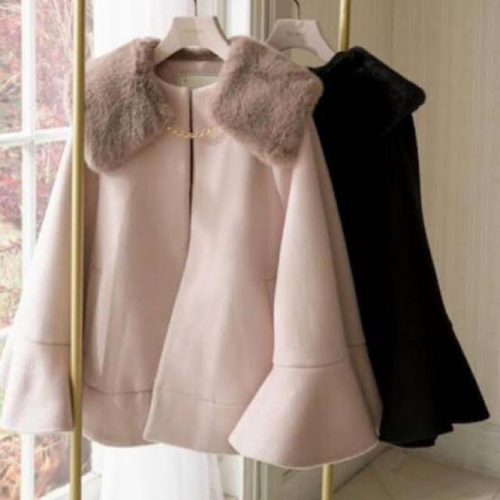 ジャケット・アウター herliptoConvertible Faux Fur Tippet Coat herliptoConvertible Faux Fur Tippet Coat