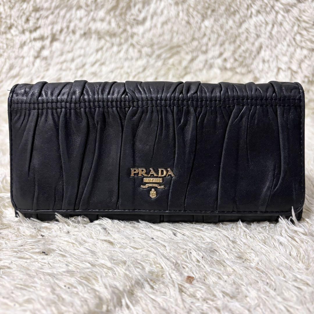 美品✨PRADAギャザー 長財布 折り財布 黒 プリーツ デザイン