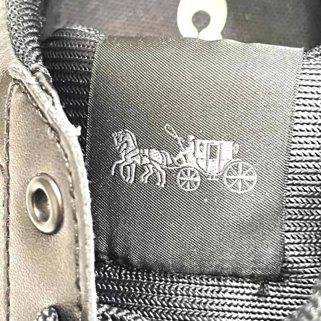 スニーカー