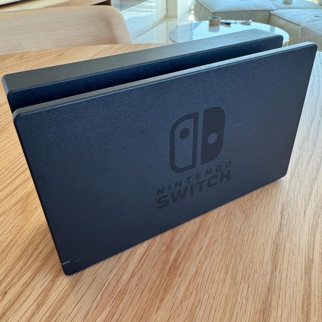 Nintendo Switch（グレー）