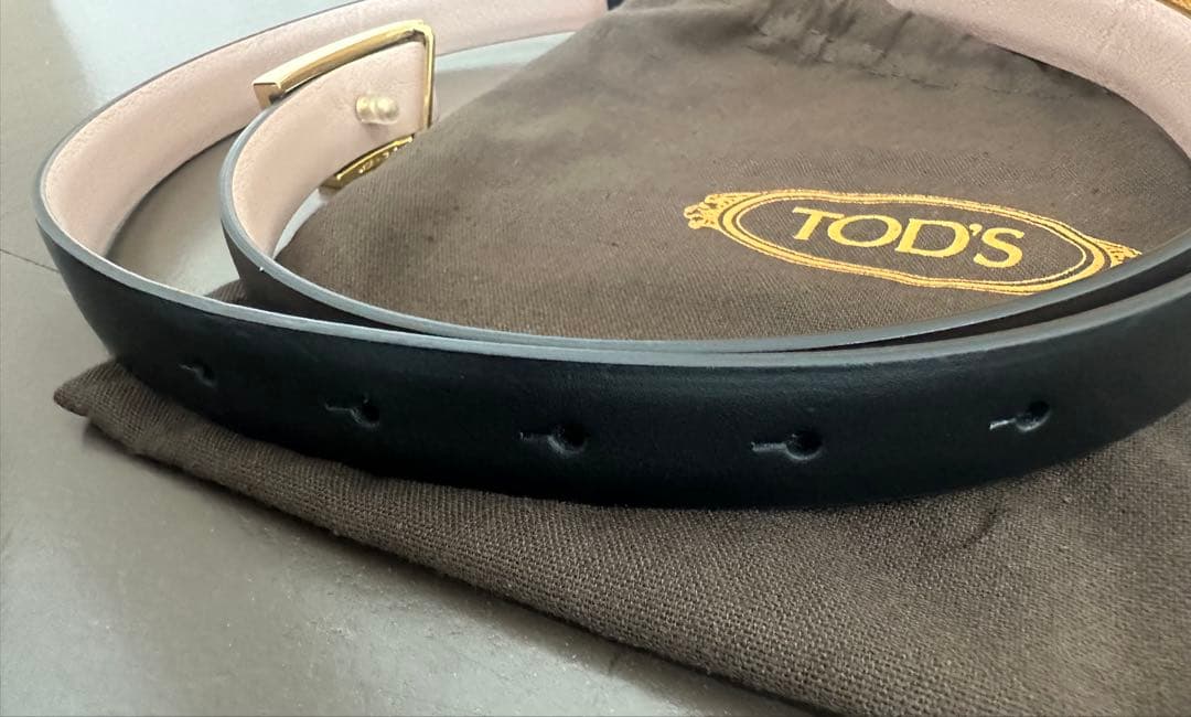 【人気！着用少ない】トッズ TOD’S タイムレス リバーシブル ベルト 80黒