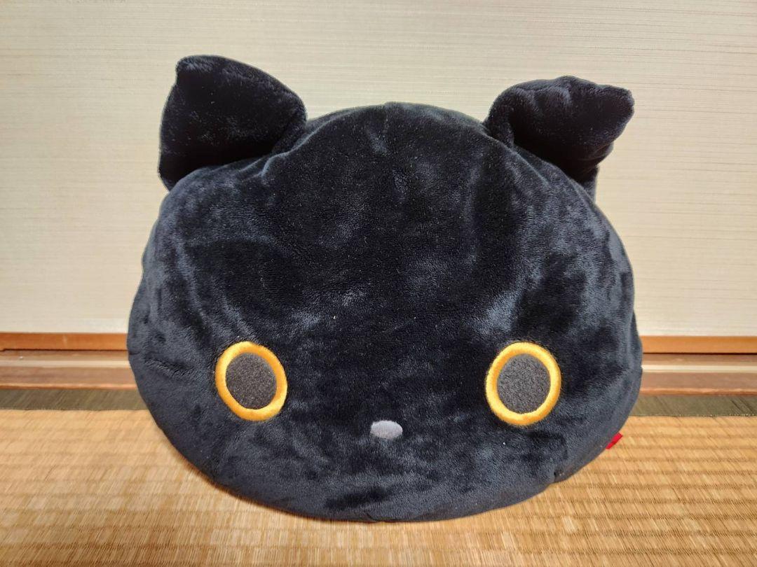 猫の顔型ぬいぐるみ