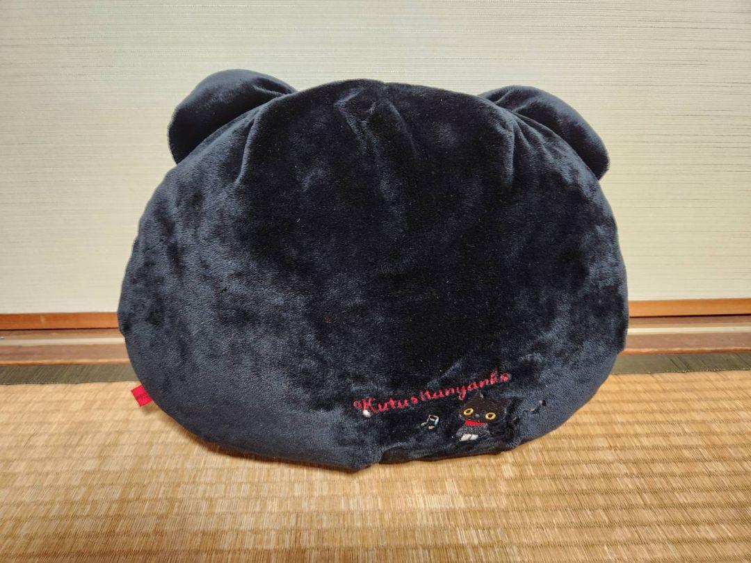 猫の顔型ぬいぐるみ