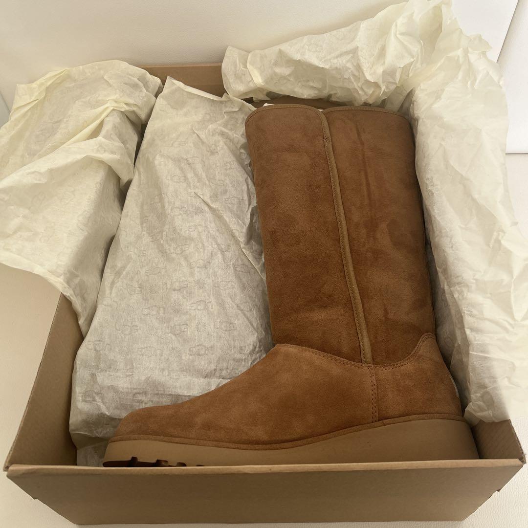 UGG KARA