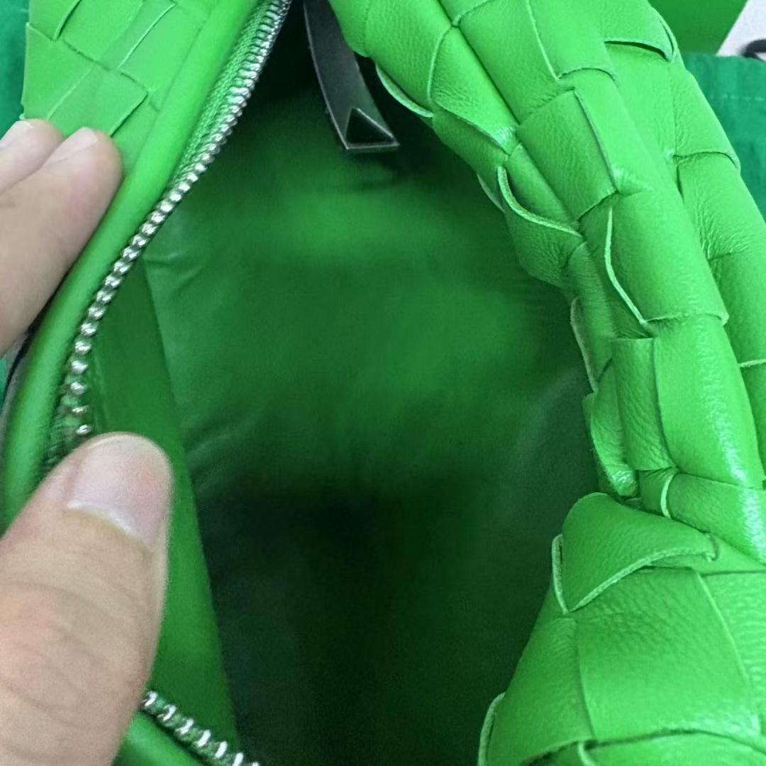 BOTTEGA VENETA ミニ・ザ・ジョディ グラス