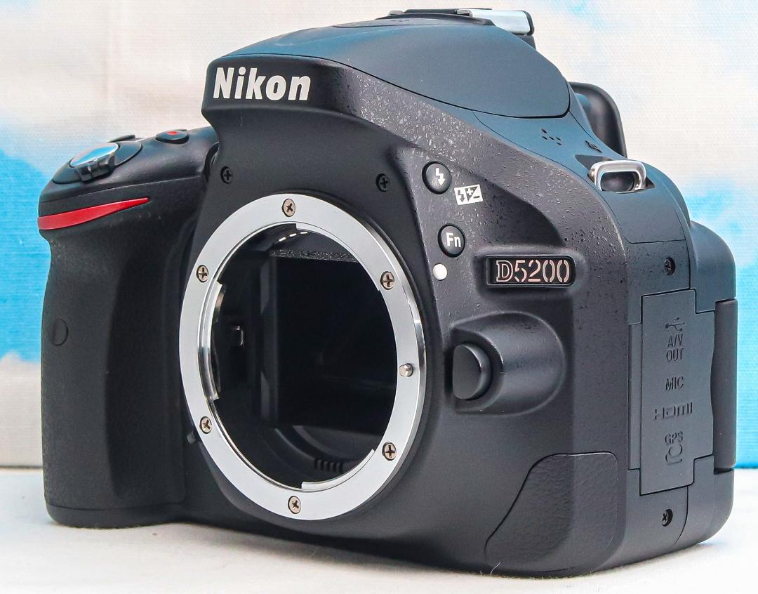 ニコン Nikon D5000☆動画撮影☆スマホに送れる！☆デジタル一眼レフ