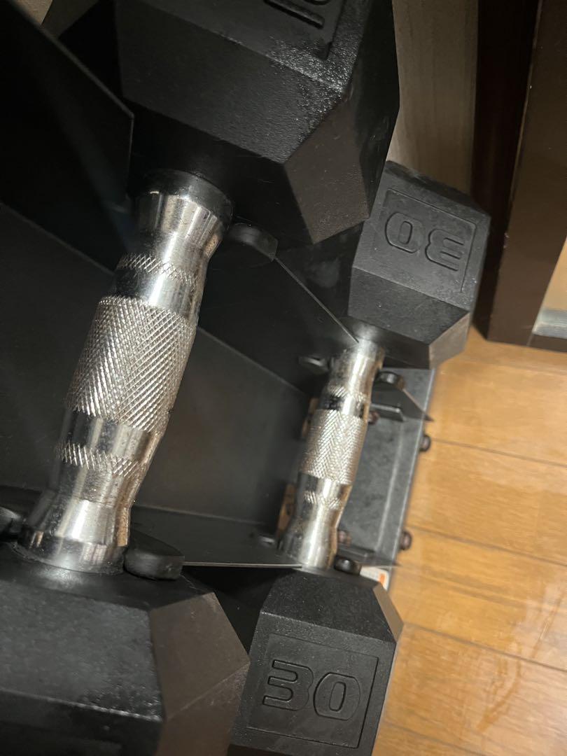 ダンベルセットとラック 10ポンド（約4.5kg）-30ポンド（約13.6kg）
