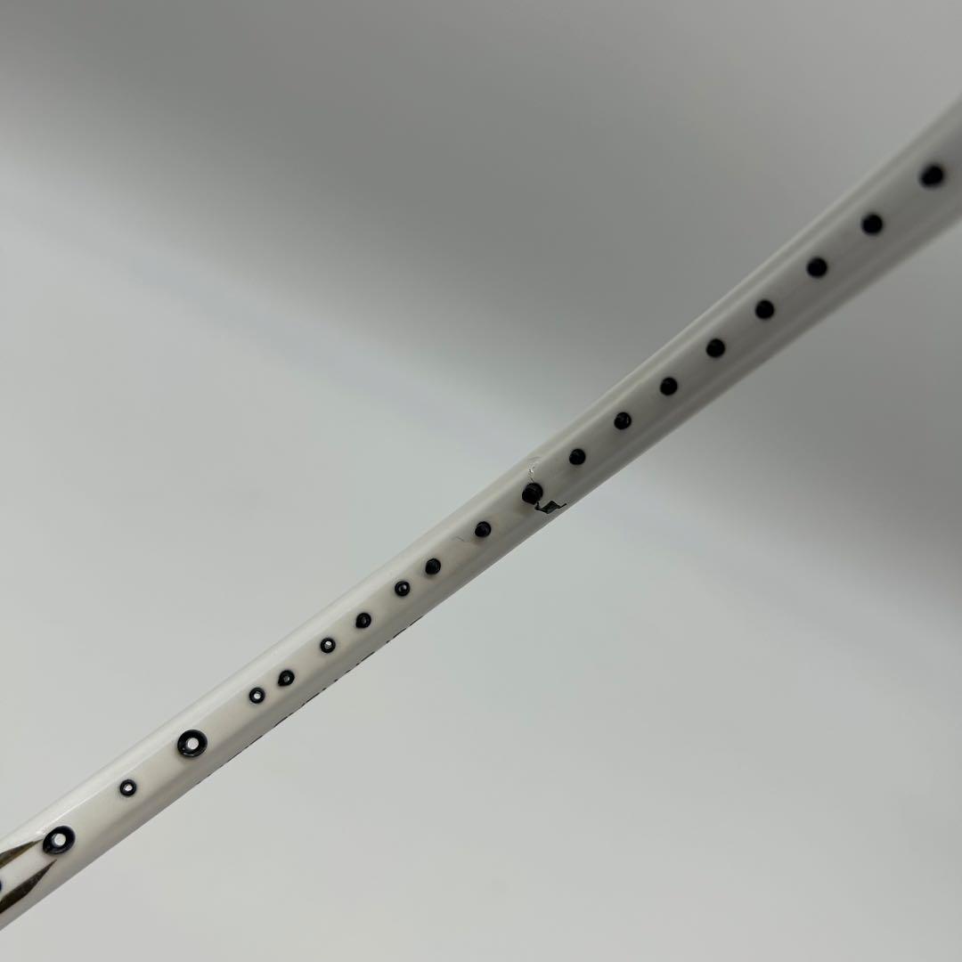 バドミントン　ナノレイ750 ヒビあり