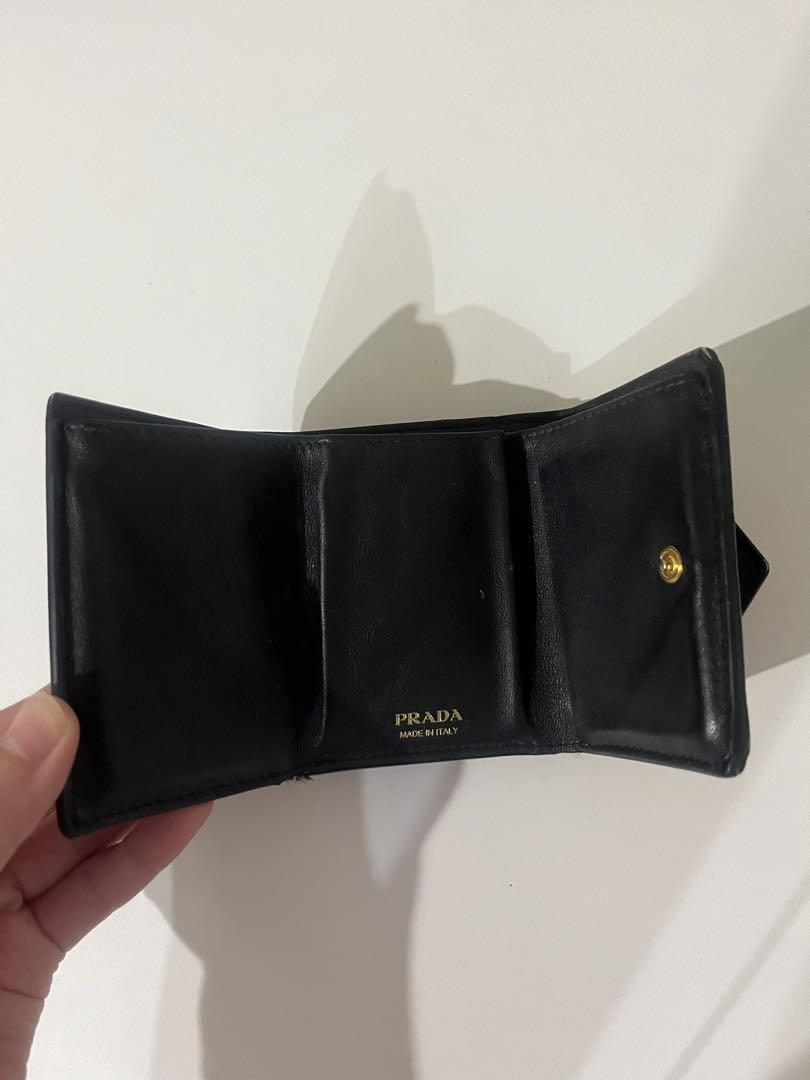 PRADA 三つ折り財布