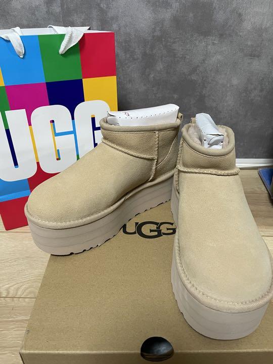 新品★UGG★ クラッシック ウルトラミニ プラットフォーム 22厚底 新品★UGG★ クラッシック ウルトラミニ プラットフォーム 22厚底