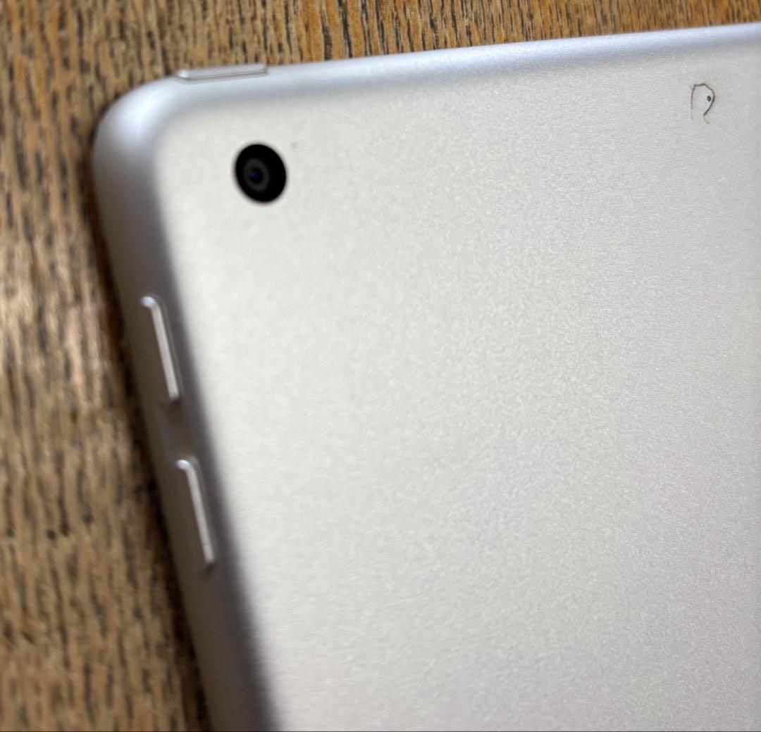 Apple iPad (第5世代) 32GB シルバー