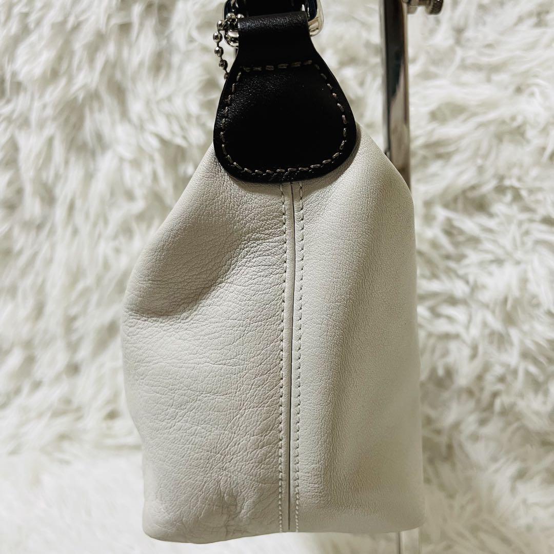 【美品】COACH コーチ アクセサリーポーチ　ハンドバッグ　ホワイト　レザー