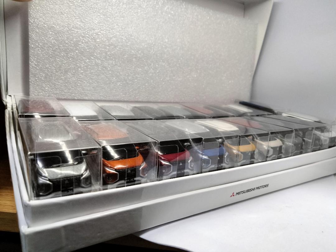 ek X ekワゴン　ミニカー　プルバックカー　LEDライト付き　カラーサンプル