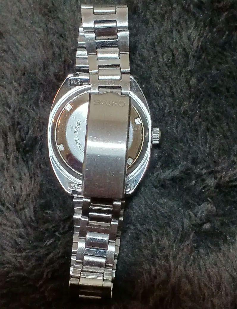 極美品　SEIKO　自動巻きカットガラス使用の腕時計　女性用