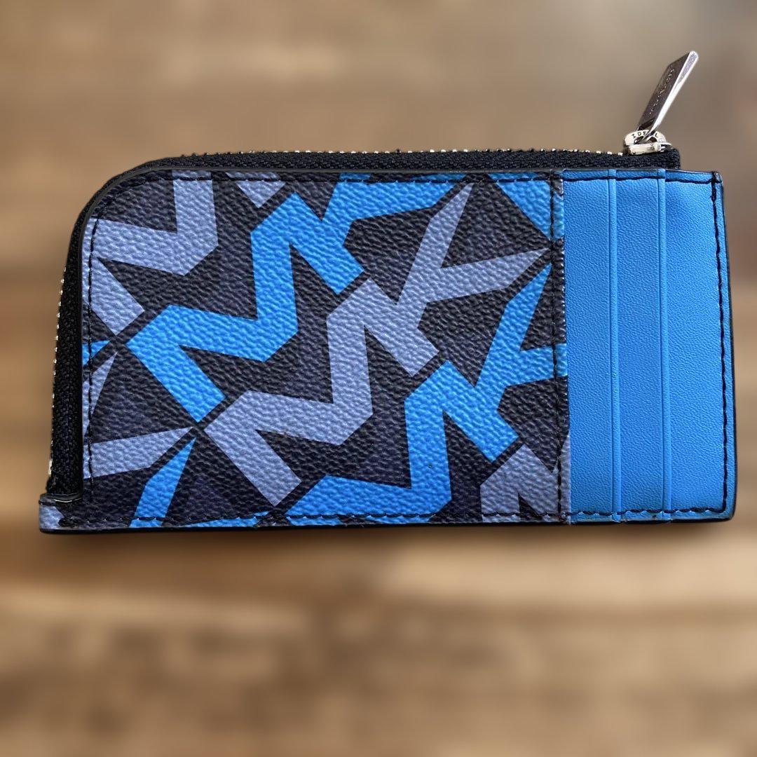 新品MICHAEL KORS ブルー コインケース/カードもたくさん入ります。 MICHAEL KORS（コインケース ・ ブルー・ネイビー/青色系）の