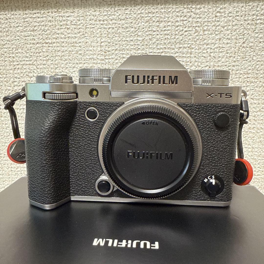 fujifilm x-t5 カメラ本体・単焦点レンズ他付属品